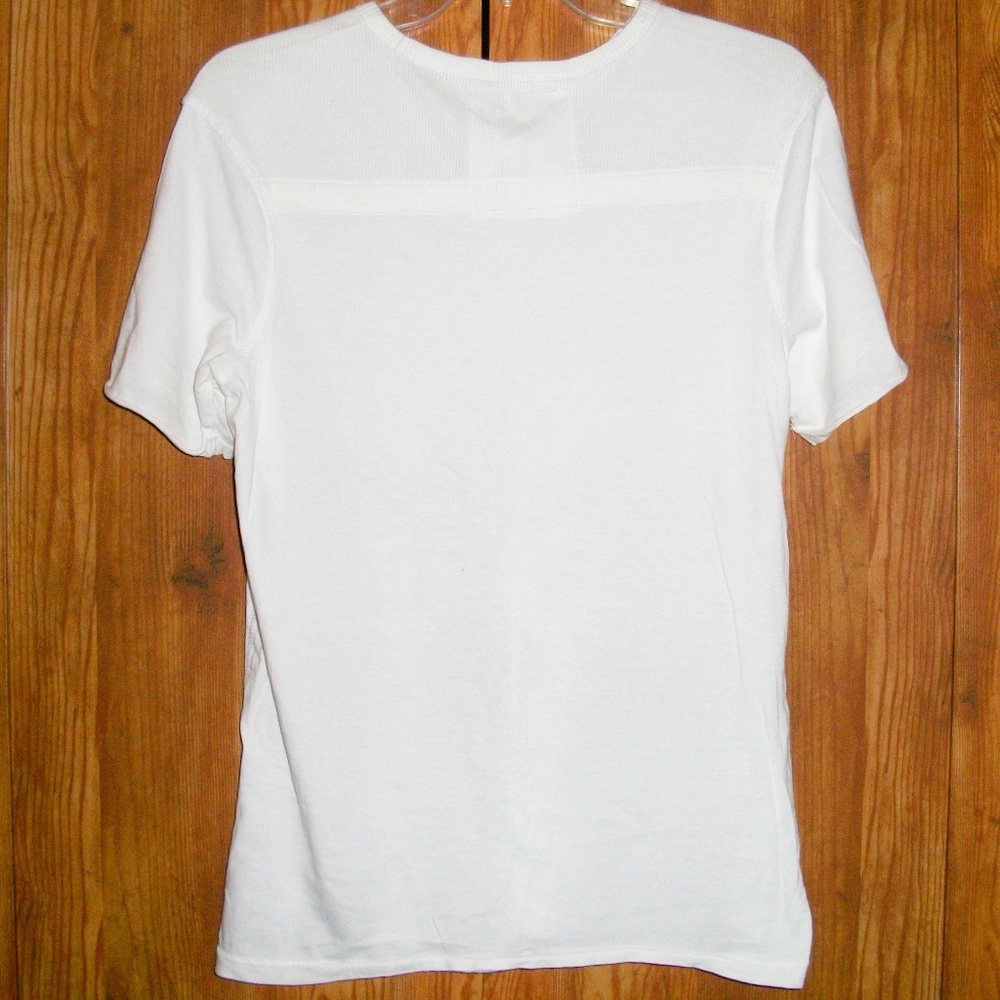 Guess Boys' Graphic Tee Size: Large (16/18) - Picture 2 of 4